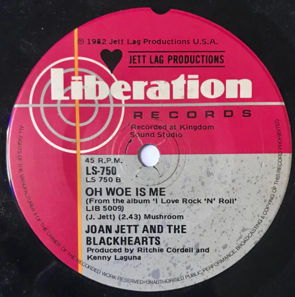 Joan Jett & The Blackhearts – Crimson And Clover (VG/VG+) – 7", AU 1982 - Image 4