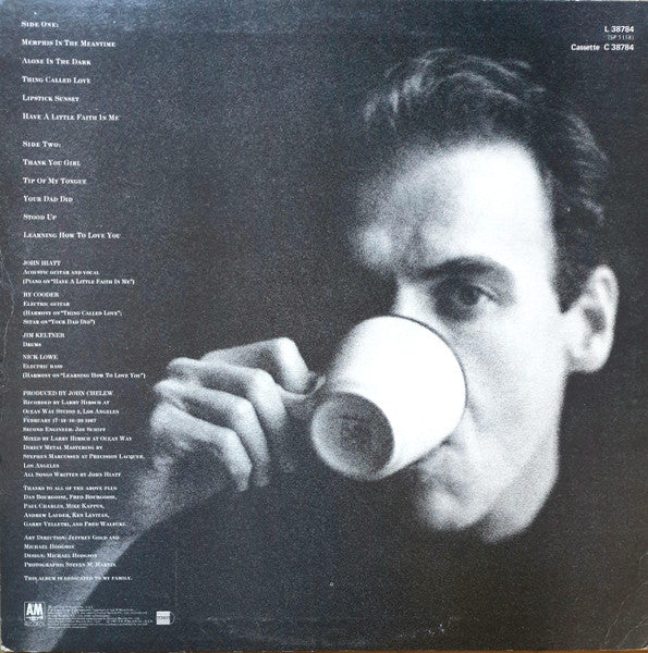 John Hiatt – Bring The Family (VG+/VG+) – LP, AU 1987 - Image 3