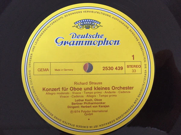 Richard Strauss, Lothar Koch, Norbert Hauptmann, Berliner Philharmoniker, Herbert von Karajan – Oboenkonzert D-Dur / Hornkonzert Nr. 2 Es-Dur (VG+/VG+) – LP, DE 1974 - Image 3