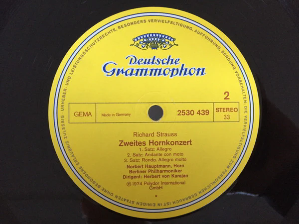 Richard Strauss, Lothar Koch, Norbert Hauptmann, Berliner Philharmoniker, Herbert von Karajan – Oboenkonzert D-Dur / Hornkonzert Nr. 2 Es-Dur (VG+/VG+) – LP, DE 1974 - Image 4