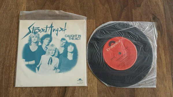 Street Angel – Caught In The Act (VG+/Generic) – 7", AU 1980