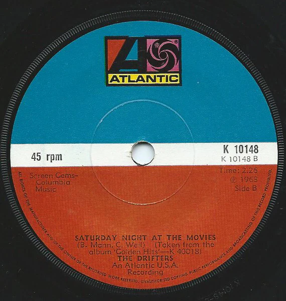 The Drifters – At The Club / Memories Are Made Of This / Saturday Night At The Movies (VG+/Generic) – 7", UK 1972 - Image 2